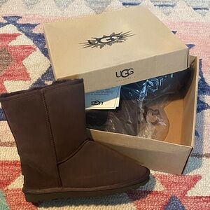 UGG Classic Short Boots - Chocolate Brown Suede